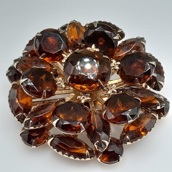 Vintage Topaz Rhinestone Floral Brooch, Gold Tone, Prong Set, 1950s, 2 1/8 In - Picture 9 of 10